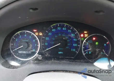 2010 Toyota Sienna Le z USA, uszkodzony, nr VIN 5TDKK4CC7AS325260